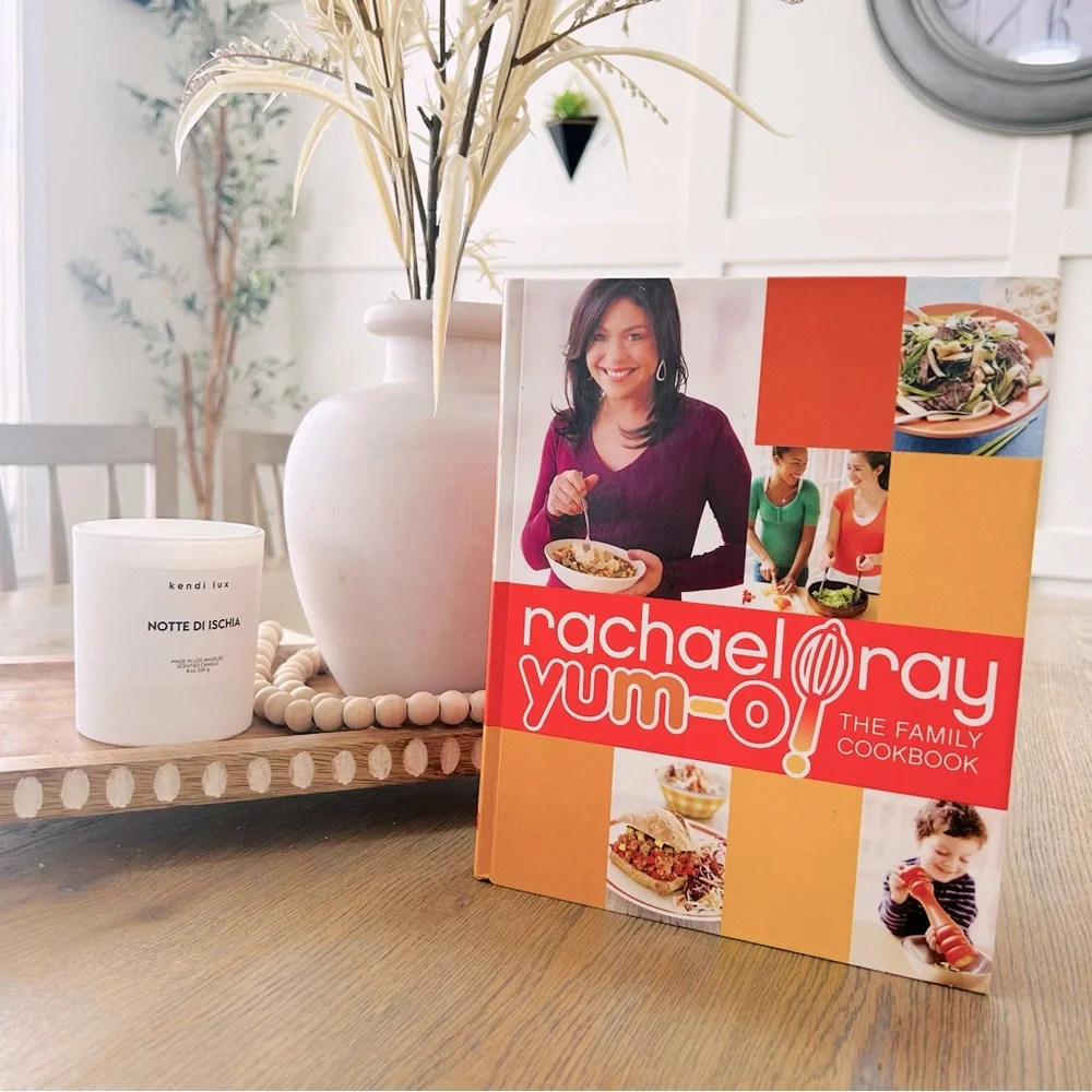 Rachel Ray Yum-O Family‎ Cookbook